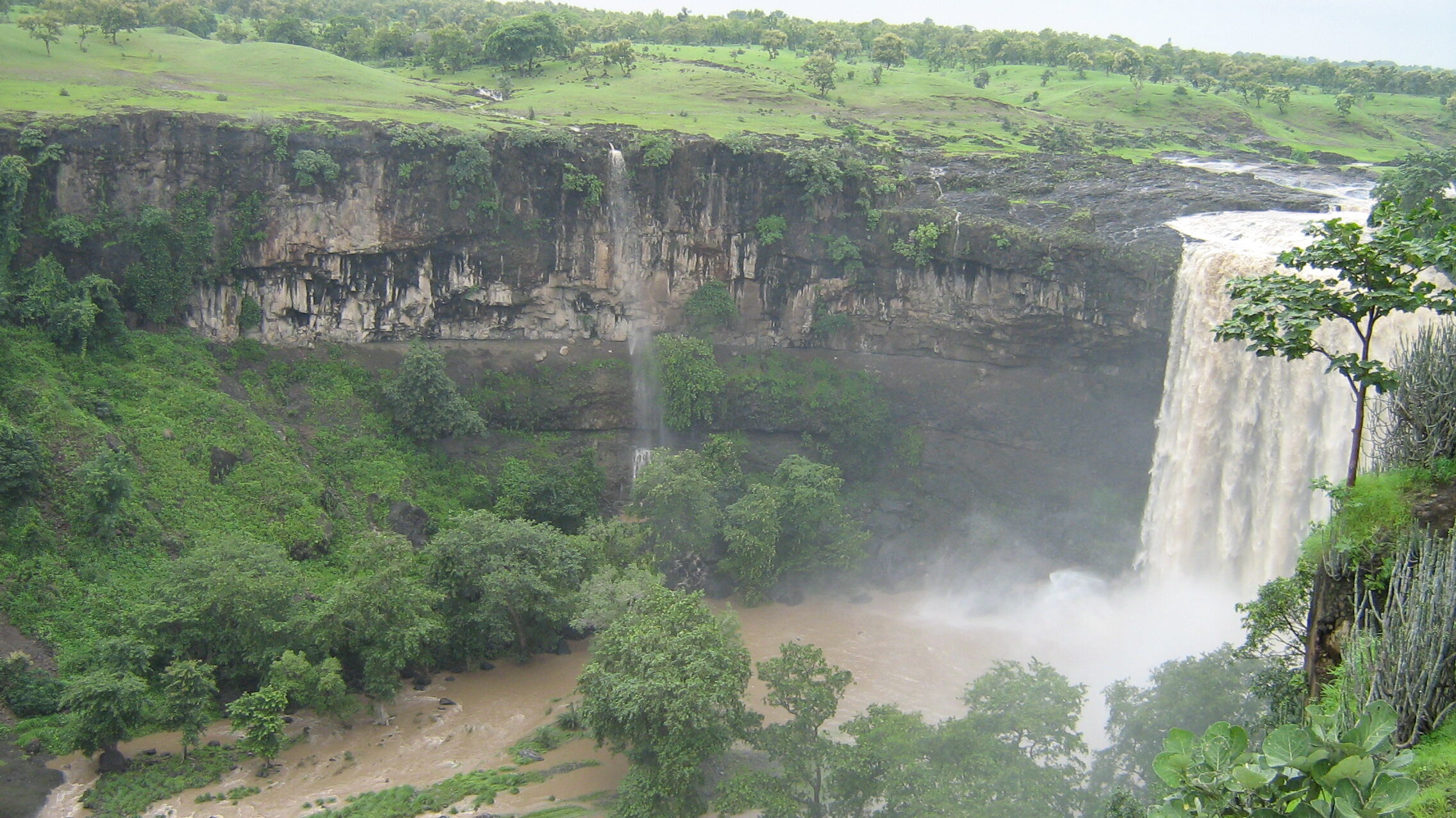 Tincha Waterfall in Madhya Pradesh