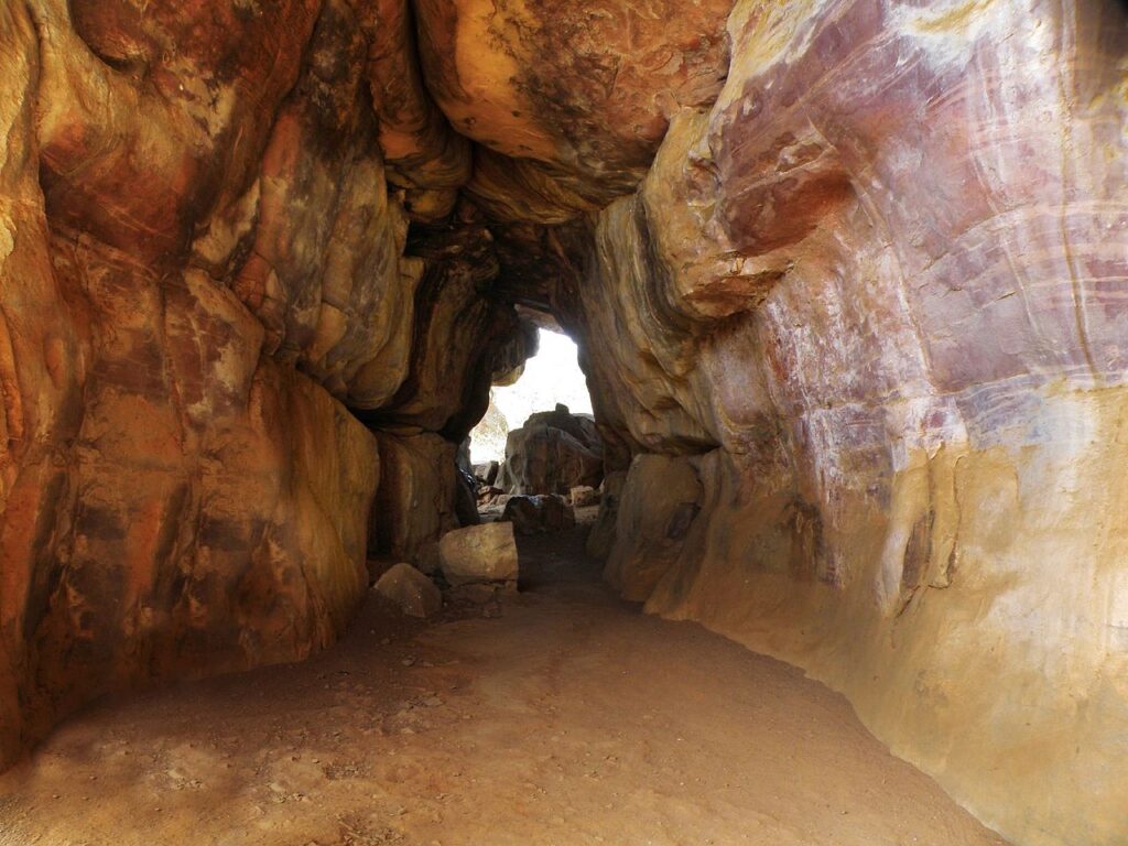 Bhimbetka Caves, Raisen  (caves of Madhya Pradesh)