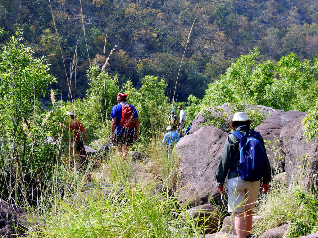  Hiking in pachmarhi