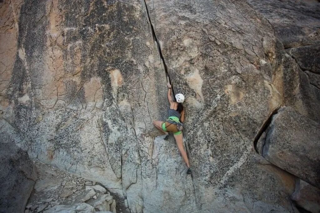 Rock climbing in pachmarhi